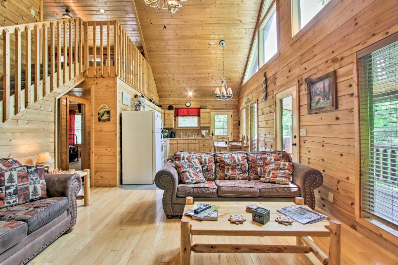 Cabin With Hot Tub And Deck About 12 Mi To Pigeon Forge! Sevierville Eksteriør billede