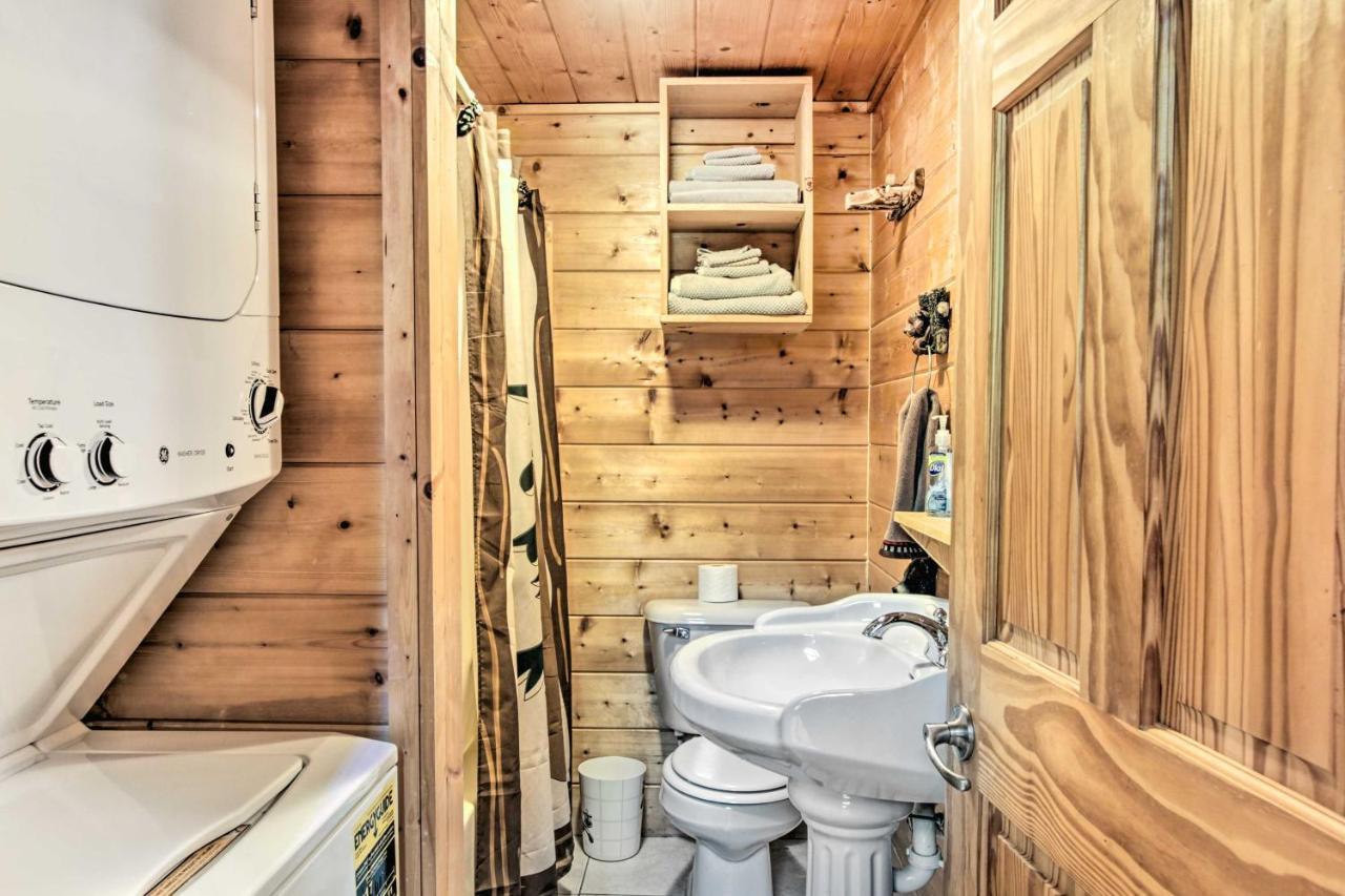 Cabin With Hot Tub And Deck About 12 Mi To Pigeon Forge! Sevierville Eksteriør billede