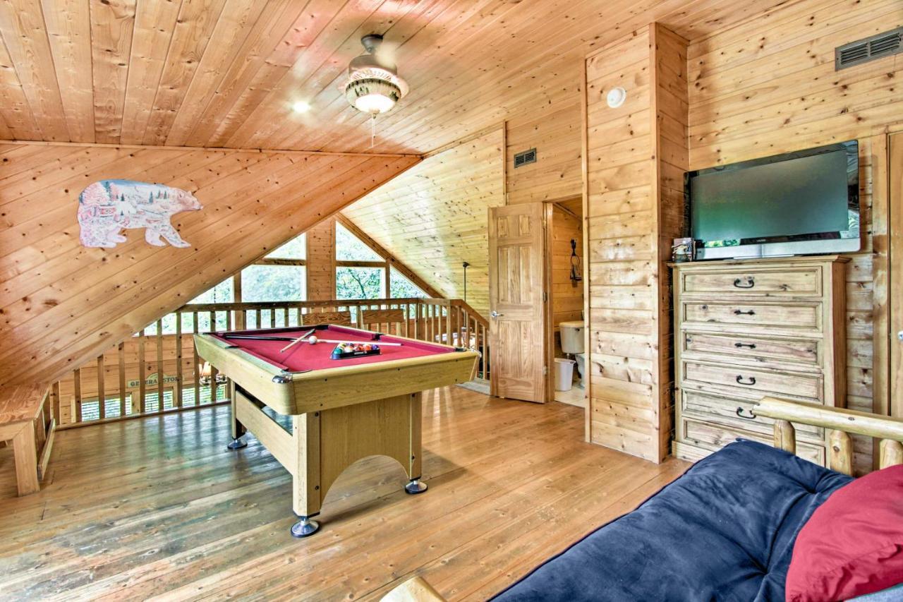 Cabin With Hot Tub And Deck About 12 Mi To Pigeon Forge! Sevierville Eksteriør billede
