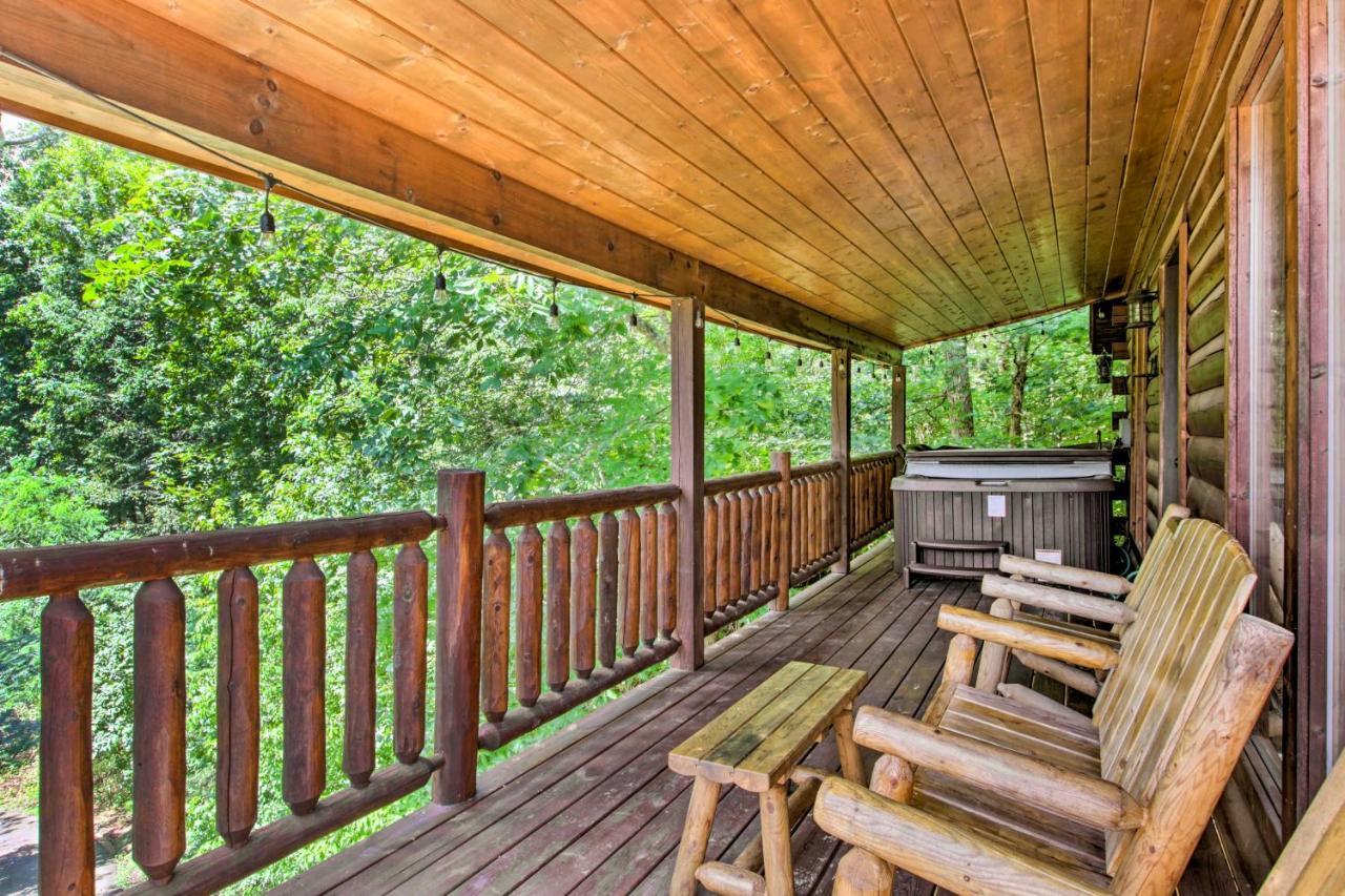 Cabin With Hot Tub And Deck About 12 Mi To Pigeon Forge! Sevierville Eksteriør billede