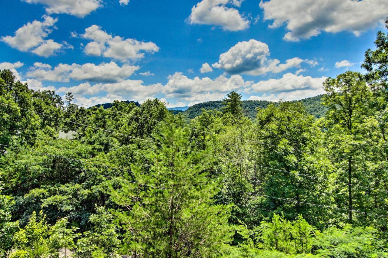 Cabin With Hot Tub And Deck About 12 Mi To Pigeon Forge! Sevierville Eksteriør billede