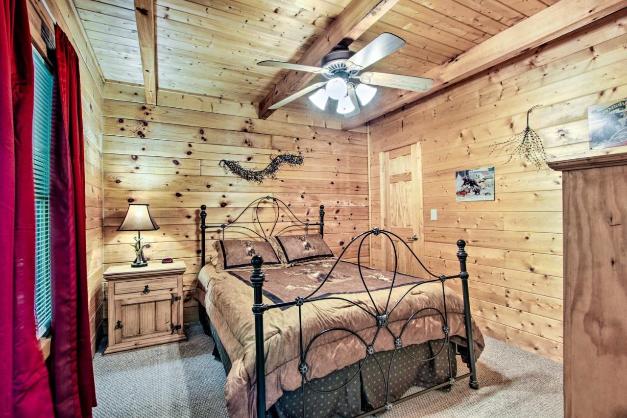 Cabin With Hot Tub And Deck About 12 Mi To Pigeon Forge! Sevierville Eksteriør billede