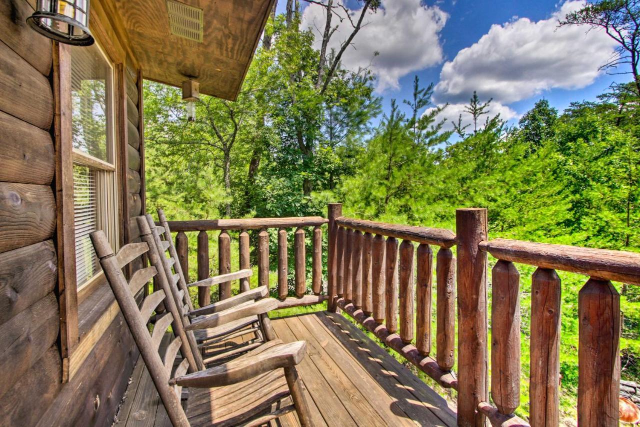 Cabin With Hot Tub And Deck About 12 Mi To Pigeon Forge! Sevierville Eksteriør billede