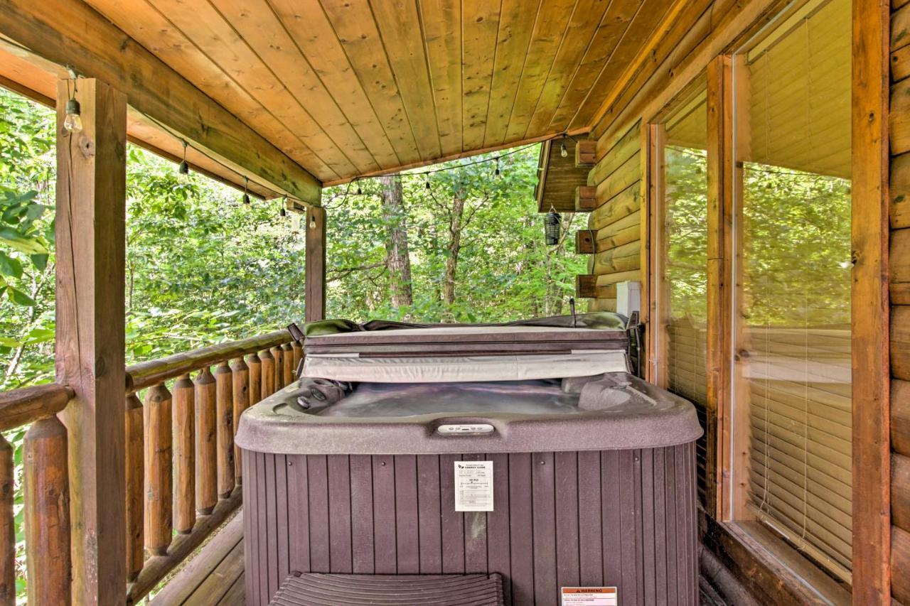 Cabin With Hot Tub And Deck About 12 Mi To Pigeon Forge! Sevierville Eksteriør billede